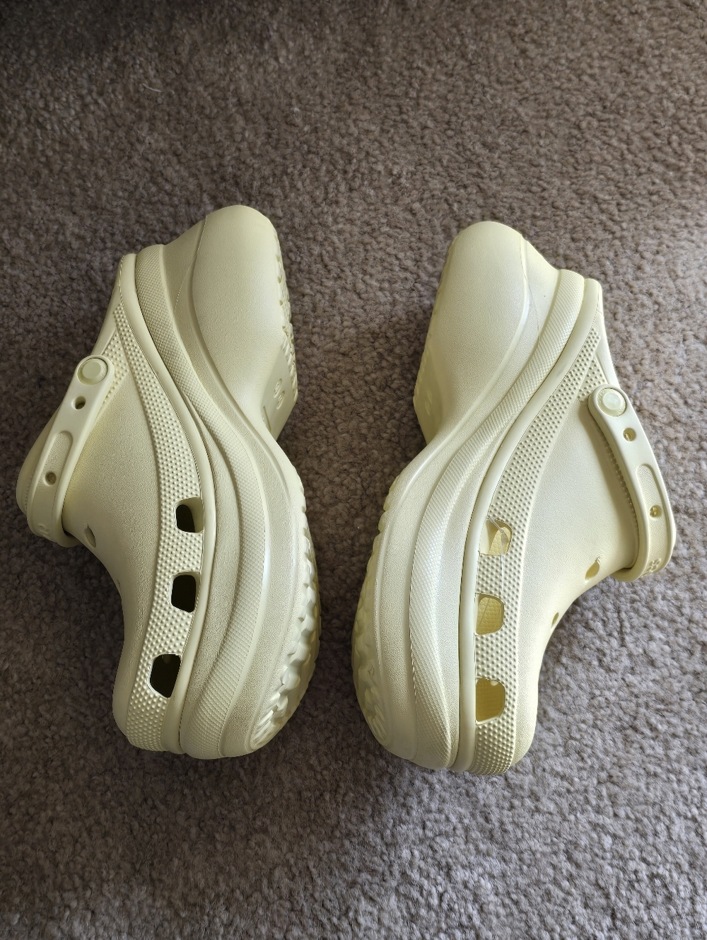 Crocs Platform Mules - Picture 7 of 10